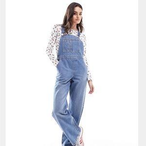NWOT ASOS DESIGN Hourglass denim overalls in mid blue, Sz 8 US